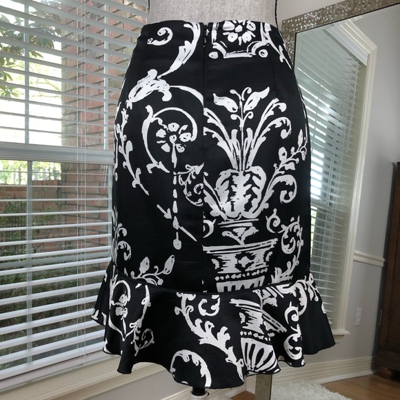 White House Black Market Skirt 4 EUC - Picture 10 of 14